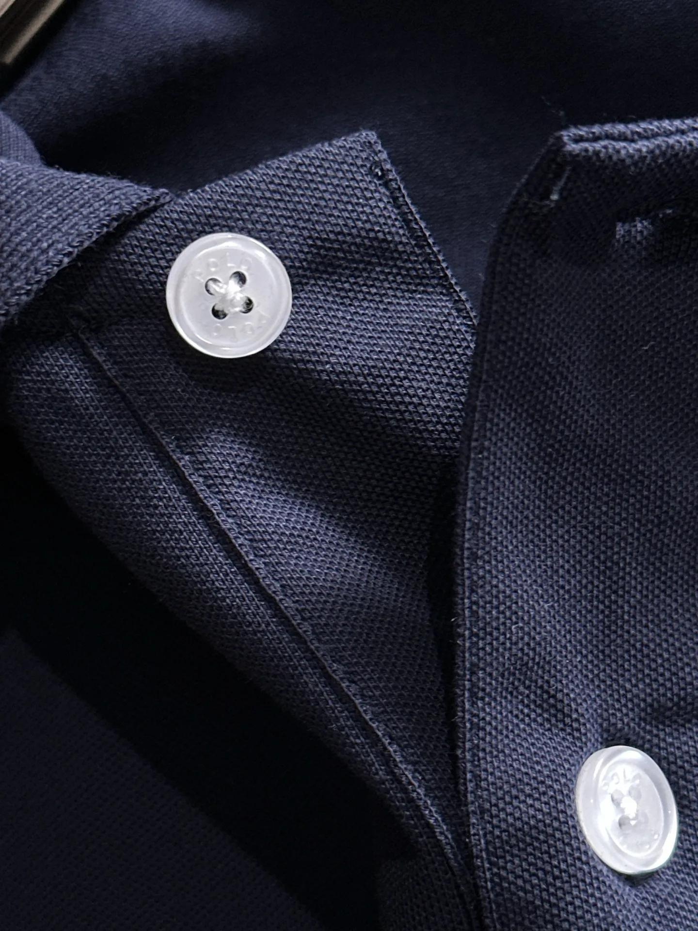 P190 🌸 (Always available) Ralph Lauren [High Quality] Differentiates from ordinary fabrics on the market Men's pure cotton business casual solid color Short-sleeved T-shirt Lapel Polo shirt Men's summer essentials ✔ In a man's wardrobe, polo shirts must occupy an important place! When it comes to polo shirts made of pure cotton, Ralph Lauren is the perfect choice for comfort and quality ✔ The first choice for high quality! Classic basics that will never go out of style! Designed with classic solid colors, each color can easily match various occasions! Made of 240g pure cotton pique fabric, it is skin-friendly, comfortable and has good breathability, making summer wear refreshing and worry-free! The right shoulder style modifies the shoulder shape, enhances the style and temperament, and perfectly fits everyone's needs! Whether it is daily travel or business occasions, it is easy and versatile! The feeling of relaxation is even better. Everywhere you look, there are texture details! There are many colors to choose from, from stable dark colors to dynamic light colors, meeting the needs of different occasions! Exquisite workmanship, the improvement of one's own image is the pursuit of quality of life! , the details of the turning and wiring are also the original factory craftsmanship. Needless to say, the quality is after all, it is something from the original factory... If you like it, don’t miss it! For men, this type of short-sleeved Polo shirt is naturally indispensable!  All three standards are complete! Simple business casual essentials! Color: Black White Gray Royal Blue Size: M-2XL